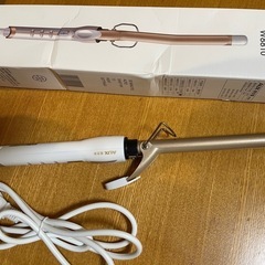 ヘアアイロンとお弁当箱の画像