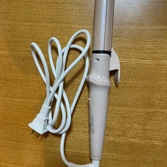 ヘアアイロンとお弁当箱の画像