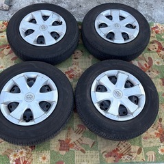 トヨタ 純正 ホイールキャップ付きタイヤ 4本セット 155/8...