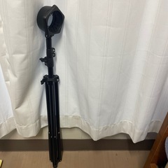 ドライヤースタンド 三脚タイプ