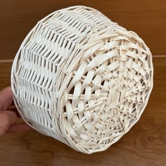 白いカゴの画像