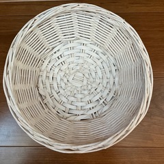 白いカゴの画像