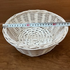 白いカゴ