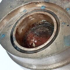札幌 【国鉄苗穂工場にて使用】レトロ 真鍮 鋳物 時代物 古道具 文鎮 朱肉入れ 朱肉ケース 判子立て はんこ立て ハンコ立て 印鑑立て北20条店の画像