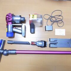 dyson  V7 motorhead という　掃除機　一式です