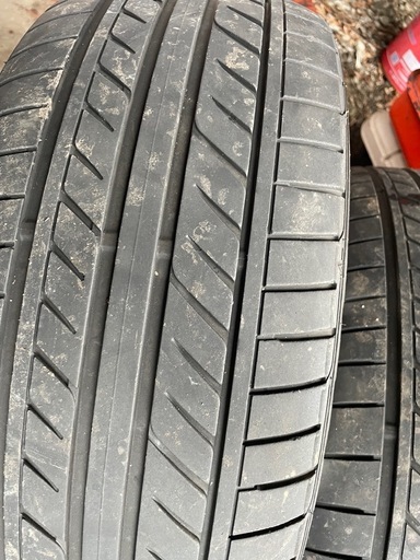 【早い者勝ち】夏タイヤ　245/40R20 ロクサーニ　8.5J 45