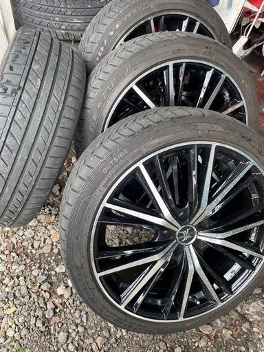 【早い者勝ち】夏タイヤ　245/40R20 ロクサーニ　8.5J 45