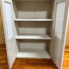 食器棚の画像