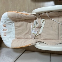 Combi コンビ プルメアS ベビーチェア バウンサー