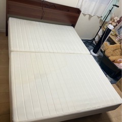 ダブルサイズ　脚付きマットレス　宮付き
の画像
