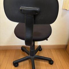 デスクチェア　回転椅子の画像