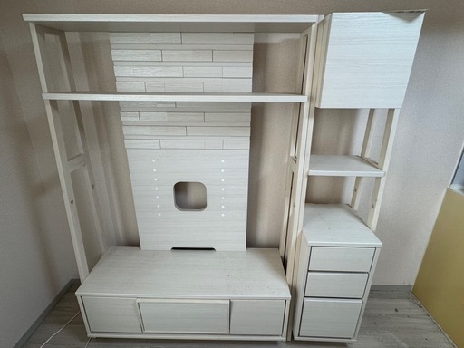 定価11万超　東京インテリアテレビ収納