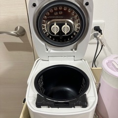 ※お引き取り者確定のためご購入はお控えください※【引き取り限定】炊飯器 圧力IH 3号炊き 2022年製の画像