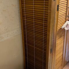 ルーバー式木製衝立／店舗改装・新築建て替えに伴い、装飾品・備品・...