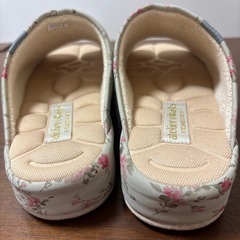 atelierokada 花柄クッションスリッパ Mサイズの画像