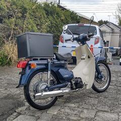 ホンダ スーパーカブ50カスタム AA01 FI車 リヤボックス付きの画像