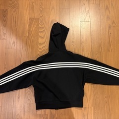 【レディース】adidasパーカーの画像