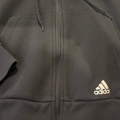 【レディース】adidasパーカーの画像