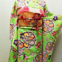 振袖レンタル¥9,800　単品  ライトグリーンに大輪柄 - 高松市