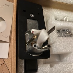 ［昨今の空き巣対策に］新品のデジタルスマートキー（番号で鍵を解除する）の画像