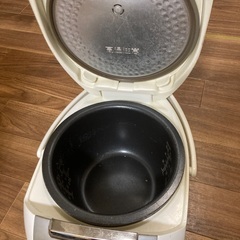 【TOSHIBA】炊飯器 5.5合の画像