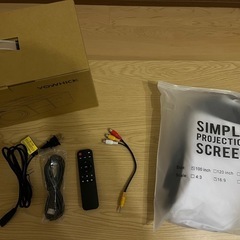 【付属品多い】YOWHICK GDP1W プロジェクター本体+プロジェクター台の画像