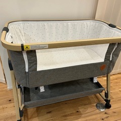 ［美品］ベビーベッド　折りたたみ 美品】ベビーベッド折り畳み 添い寝べッド