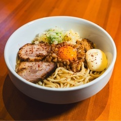 【店舗スタッフ】食券制だからレジ業務無し！提供・片付け・調理補助のシンプル作業◎の画像