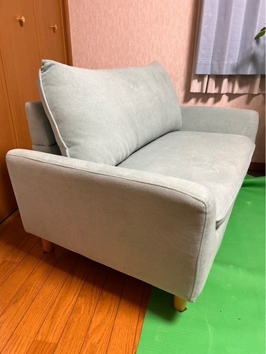 おしゃれな2人掛けソファ（グリーン色）