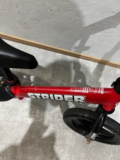 美品 大人気カラー STRIDER ストライダー12 CLASSIC クラッシック レッド 自転車 赤 バランスバイク 美品]STRIDER  SPORT ストライダー 12インチ 赤 スポーツモデル 大人気カラー STRIDER 12 SPORT ストライダー 美品 STRIDER  ストライダー キッズバランスバイク 12sport ... STRIDER ストライダー 12 バランスバイク SPORT 赤 レッド