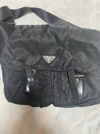 PRADAショルダーバック