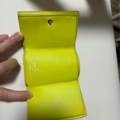 ルイヴィトン タイガラマ ディスカバリー コンパクト 三つ折り財布 イエローの画像