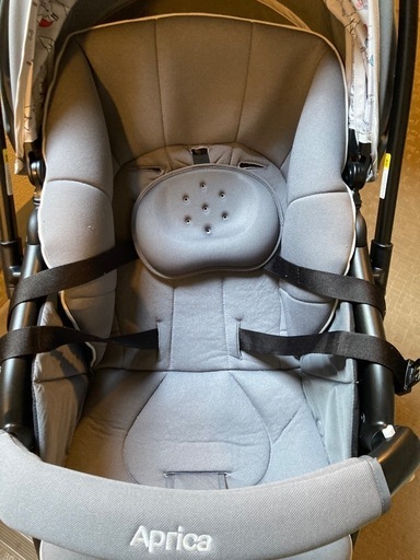 【超美品！渋谷駅】アップリカカルーンエアー3.9kg ベビーカー