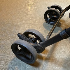 【超美品！渋谷駅】アップリカカルーンエアー3.9kg ベビーカーの画像