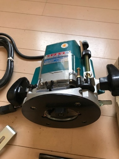 (値下げ)マキタ製3612BRAルーター+ビット付き