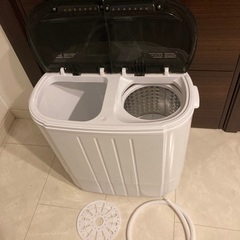【美品】 simplus シンプラス 二層式洗濯機 脱水付き 小型洗濯機 二槽式　SP-NWM01 ブラックの画像