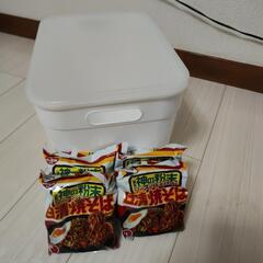 カラーボックス(収納)、焼きそば