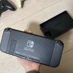【定価より2万円以上お得】Switch、コントローラー×2、ジョイコン、周辺機器 の画像
