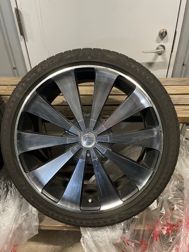 ロクサーニ　テンペスト　19インチ　タイヤ付き