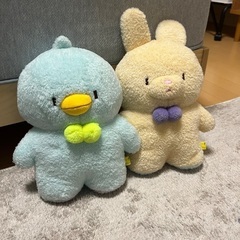 うさぎと鳥のぬいぐるみ