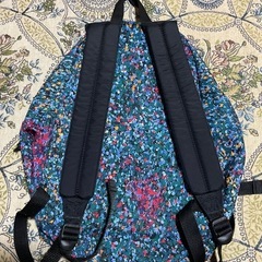 【最終値下げ】EASTPAK リュックサック　ドット柄の画像