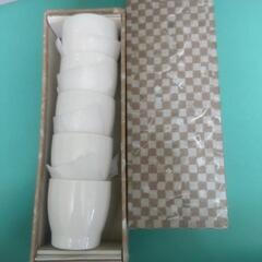 🍵🉐未使用品湯呑み茶碗、？クリームホワイトで少し可愛いかと、の画像