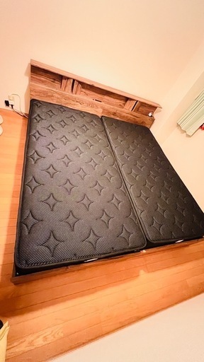 シングルベッド二つ