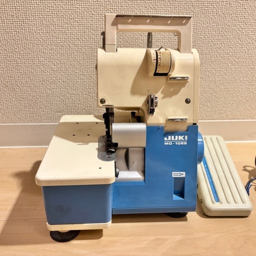 動作確認済み　ジューキ　JUKI MO-102S ロックミシン　フットペダル付き