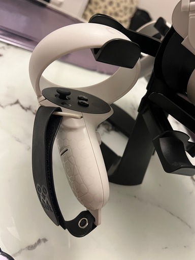 Oculus Quest 2
 64Gカスタム済み