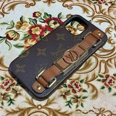 LOUIS VUITTON バンパー ドーフィーヌ iphone 12 / 12 Pro ケース
の画像