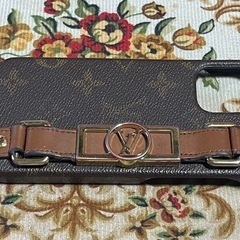 LOUIS VUITTON バンパー ドーフィーヌ iphone 12 / 12 Pro ケース
の画像