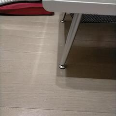 差し上げます❢引き出し付きテーブルの画像