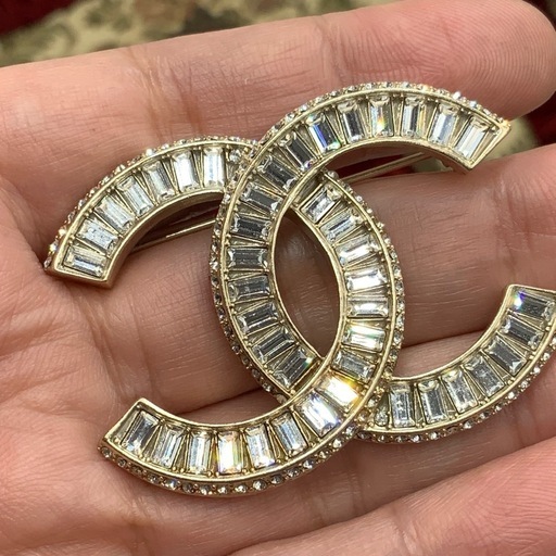 シャネル　ブローチ　ラインストーン　A16 V