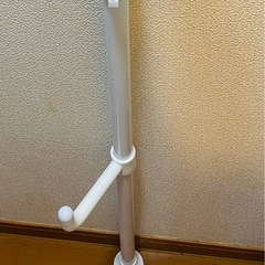 ニトリ　ワンタッチ式 突っ張りポールハンガーの画像